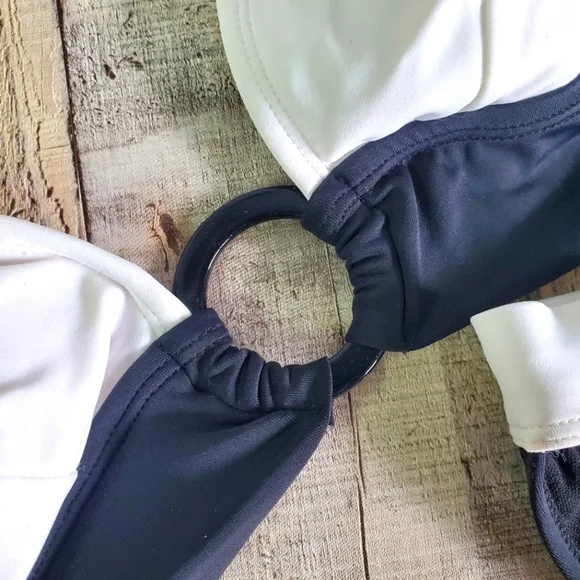 NEWPORT NEWS | Black & White Swim sz 2 - Picture 5 of 10